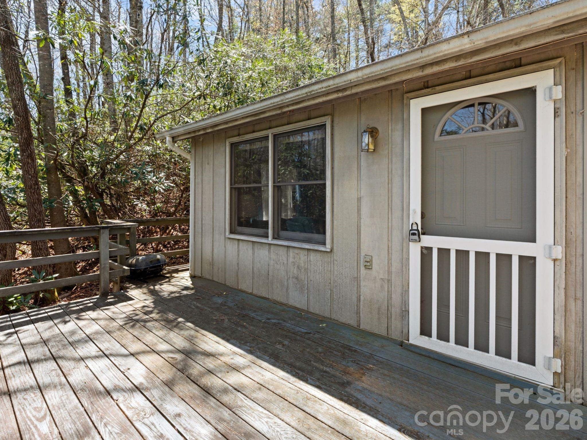 8977 Rose Hollow Avenue Newland NC 28657