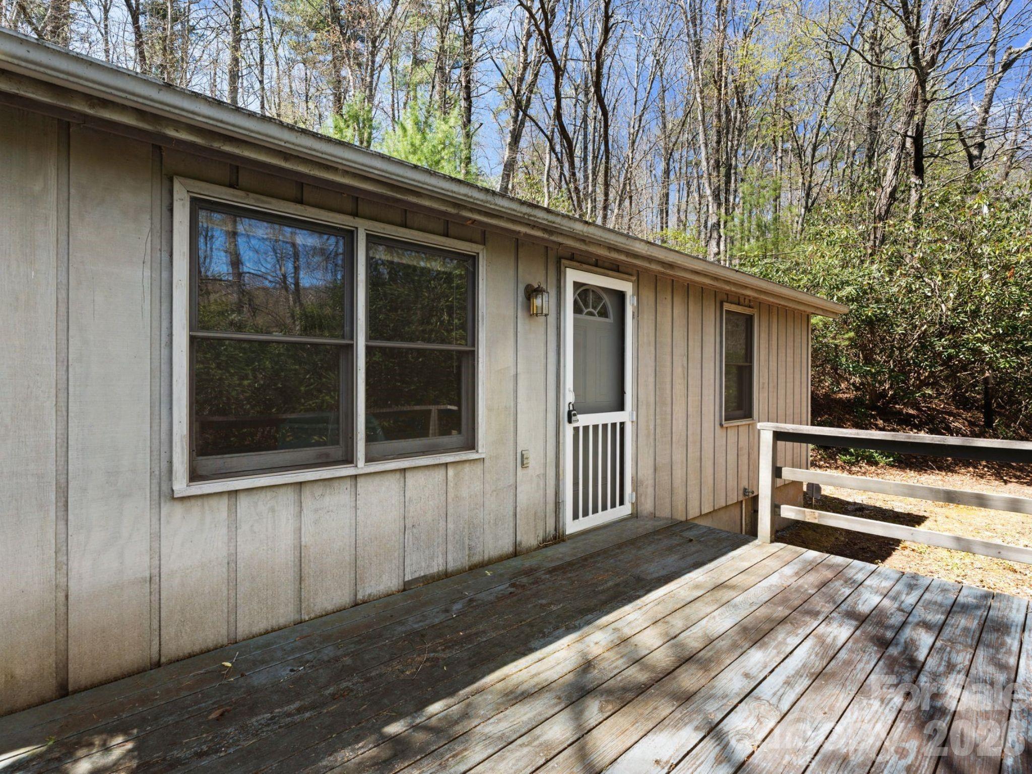 8977 Rose Hollow Avenue Newland NC 28657