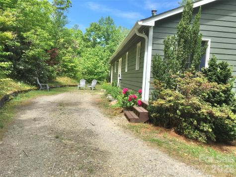 73 The Old Run Road Fairview NC 28730