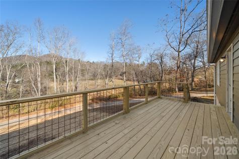 73 The Old Run Road Fairview NC 28730