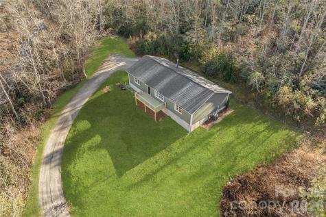 73 The Old Run Road Fairview NC 28730