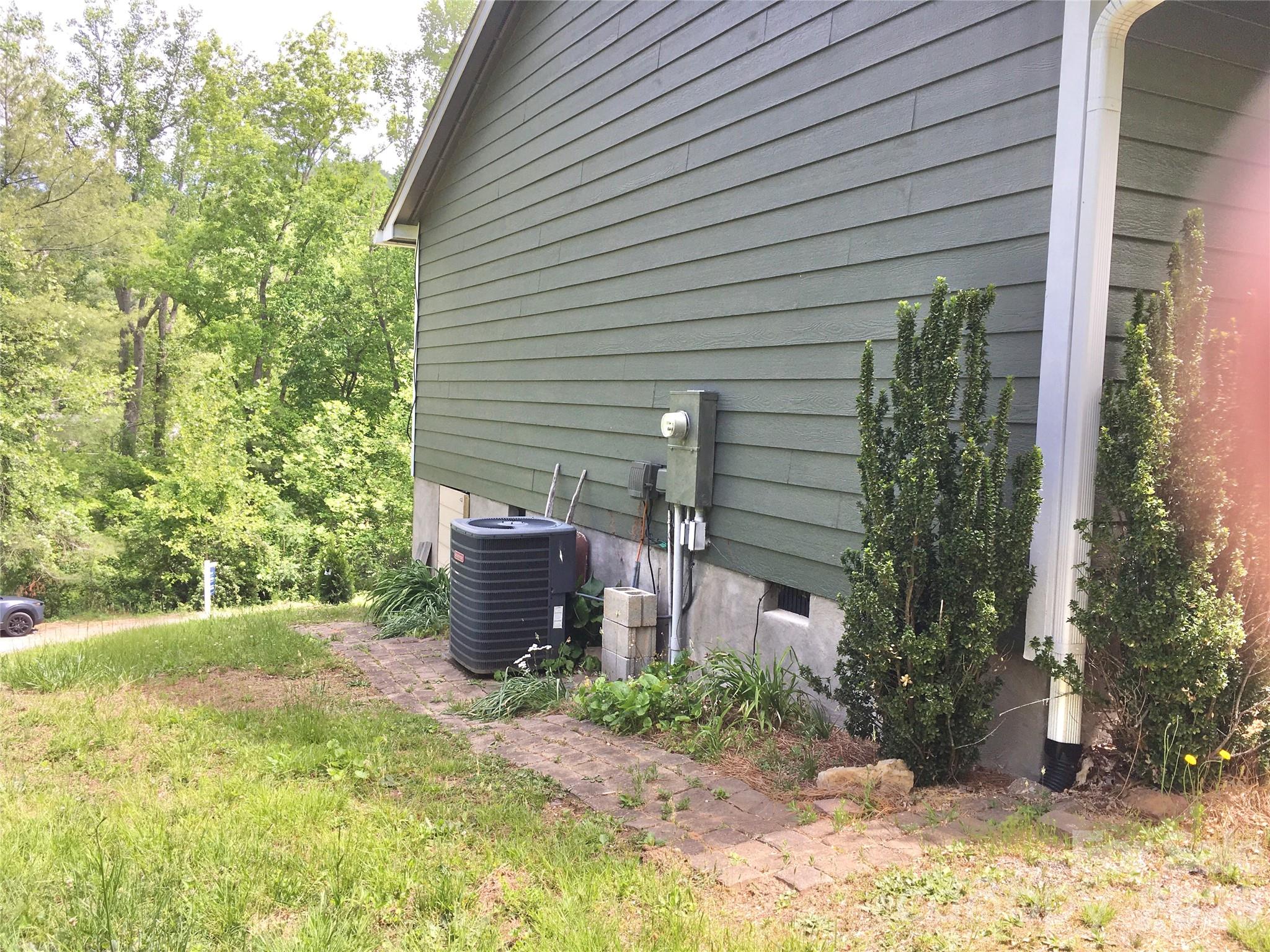 73 The Old Run Road Fairview NC 28730