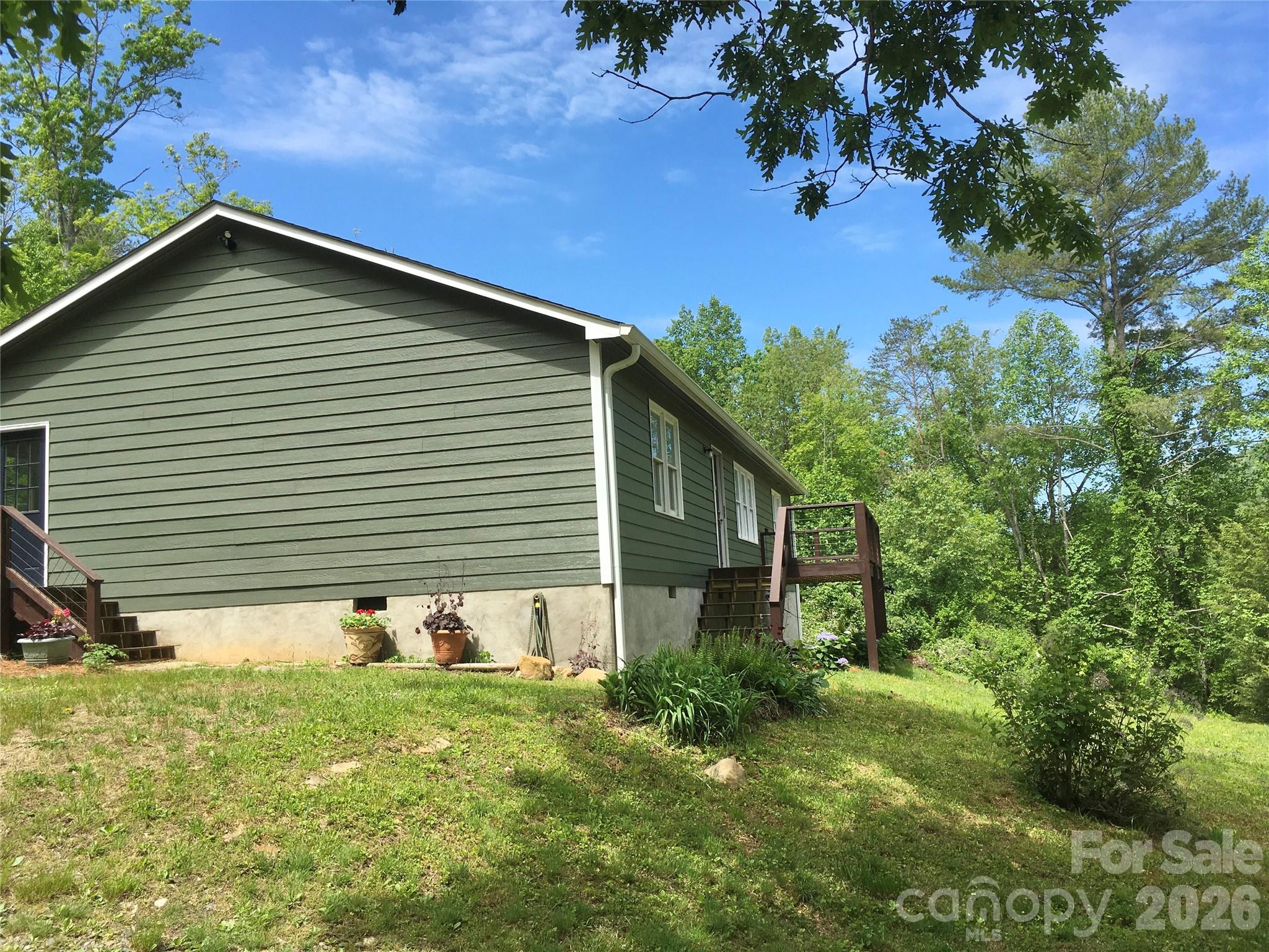 73 The Old Run Road Fairview NC 28730