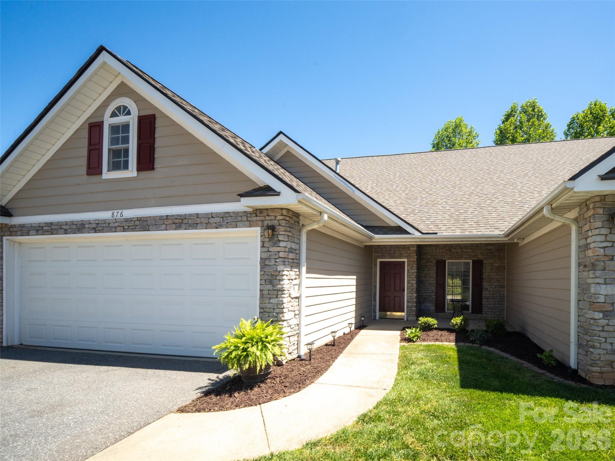 876 W Pointe Drive Asheville NC 28806
