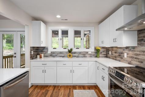 1048 Jenkins Valley Road Alexander NC 28701