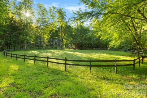 31 Ashbrook Meadows Fletcher NC 28732