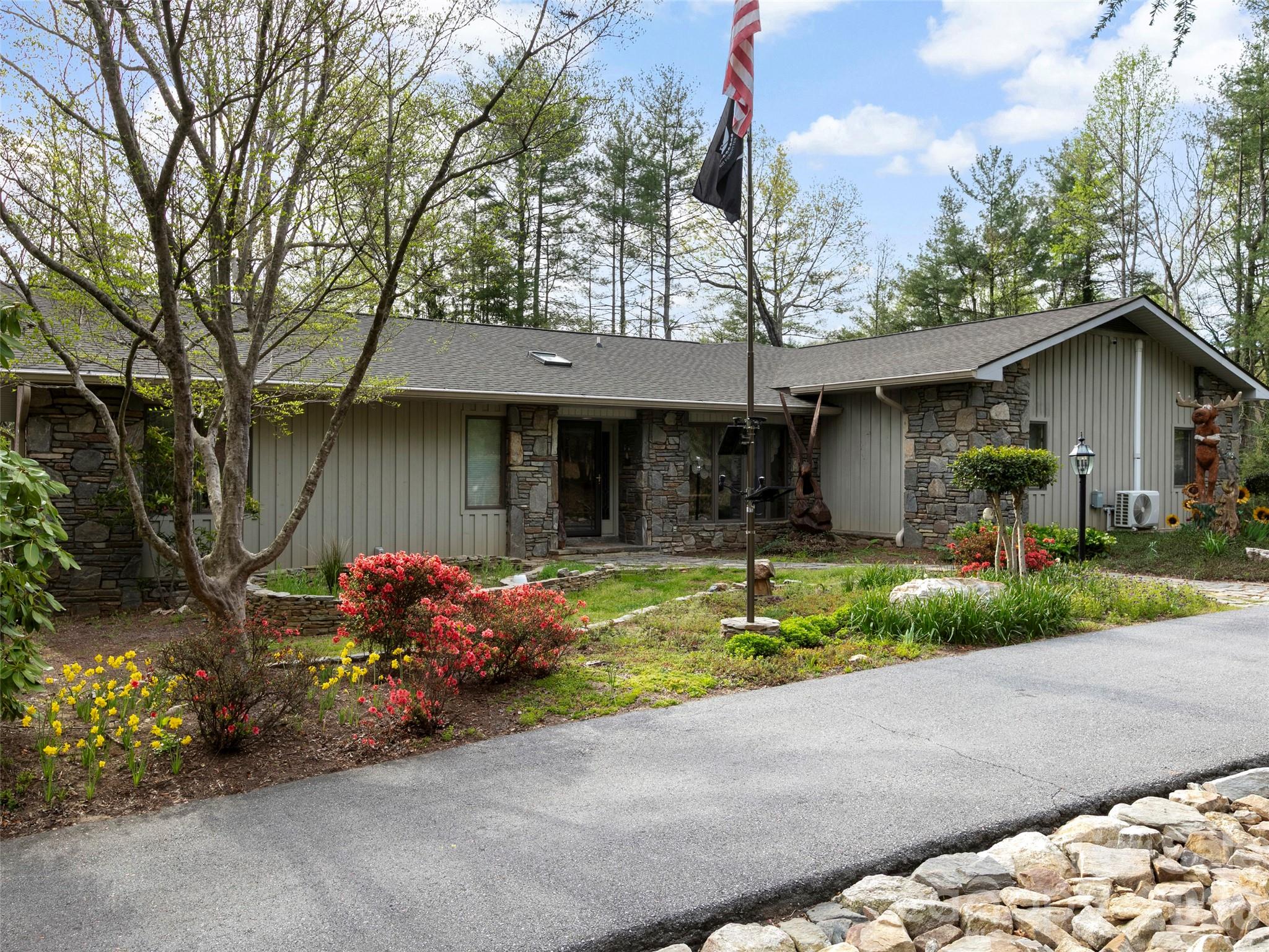37 Hamilton Drive Hendersonville NC 28739