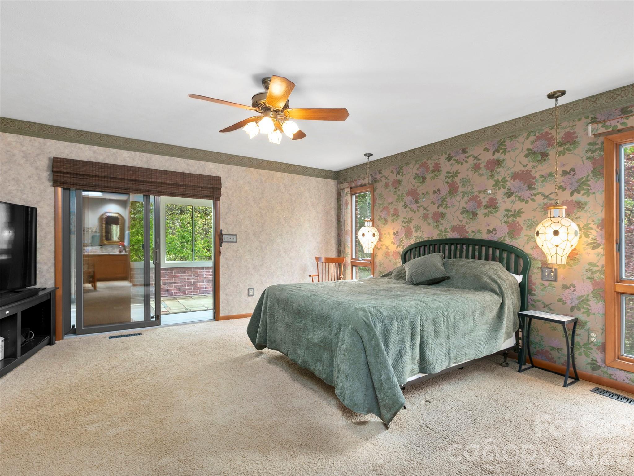 37 Hamilton Drive Hendersonville NC 28739
