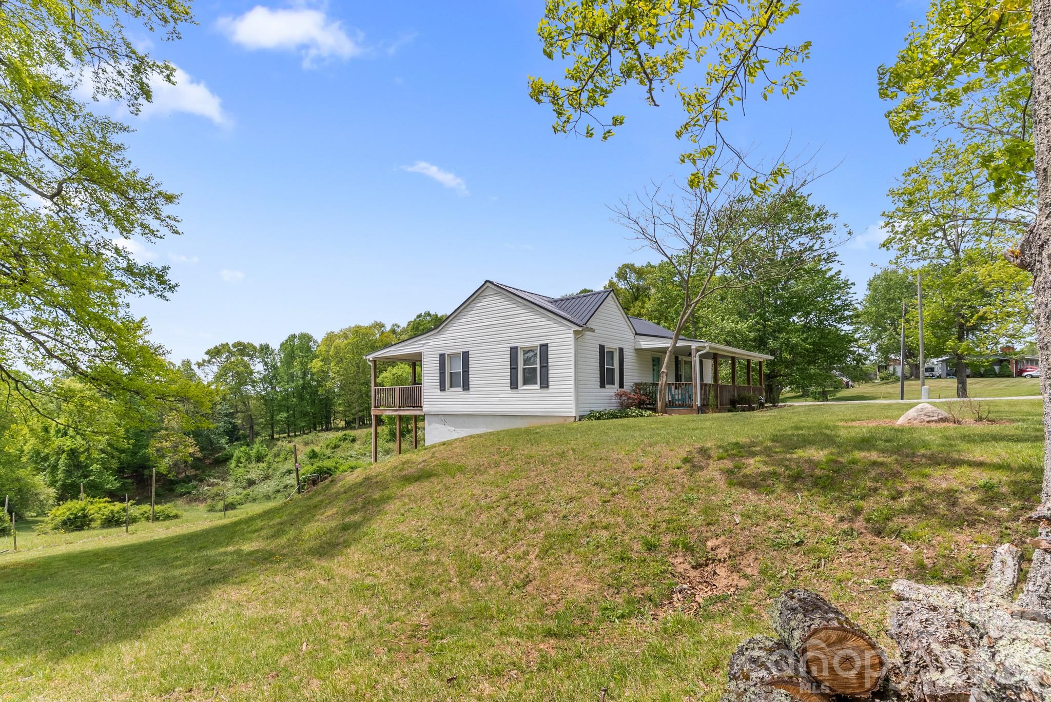4532 Nc Hwy 18 N Sparta NC 28675