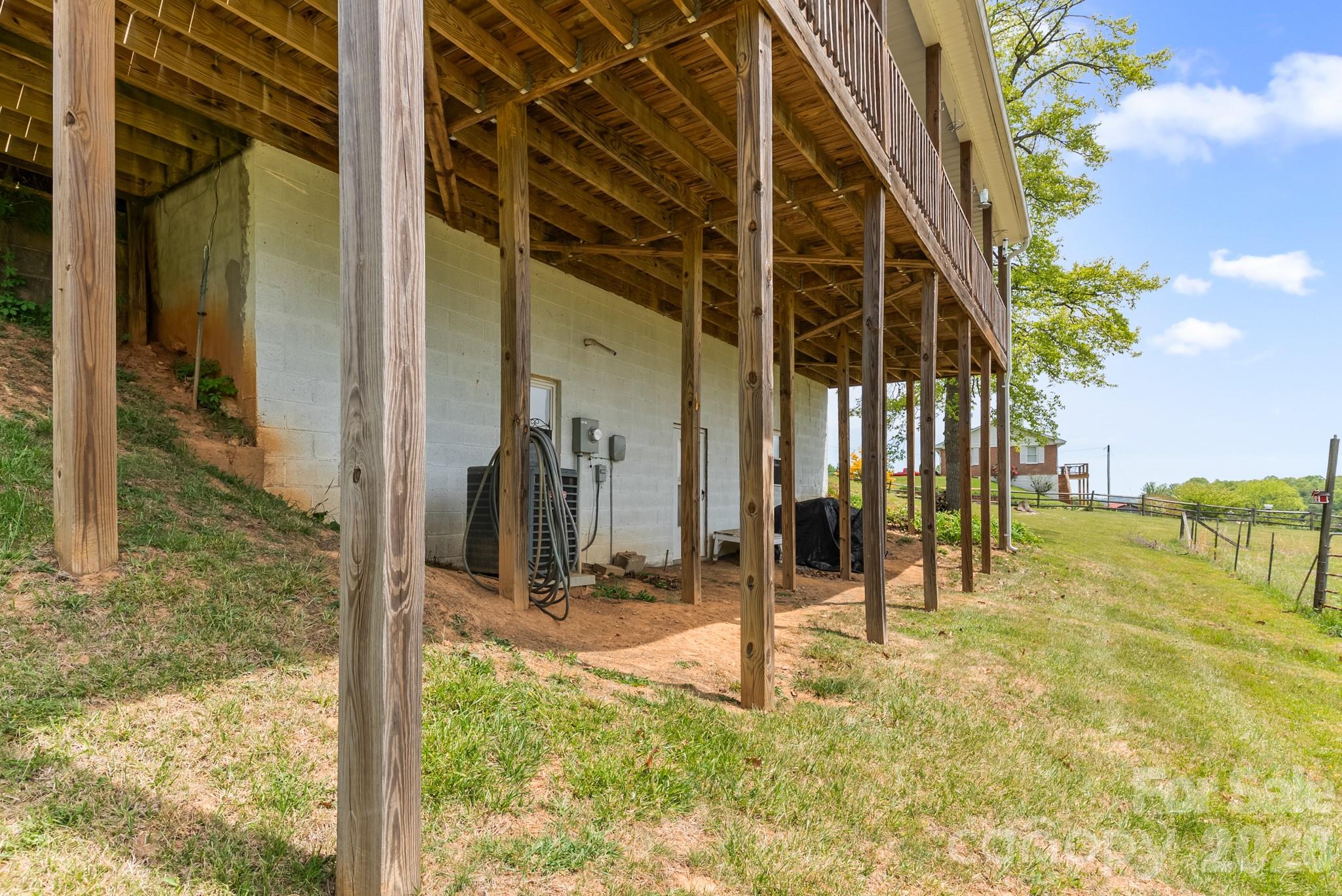 4532 Nc Hwy 18 N Sparta NC 28675