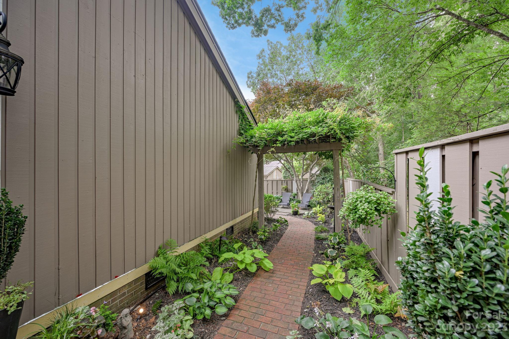 5314 Wingedfoot Road Charlotte NC 28226
