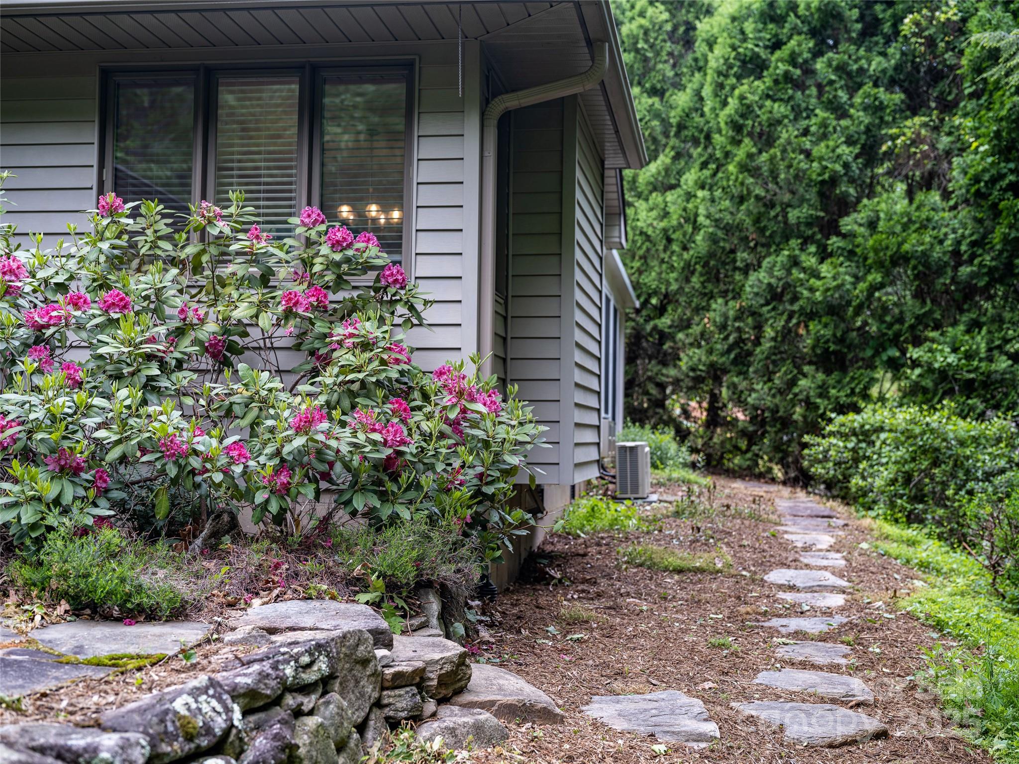 30 Robin Lane Asheville NC 28806