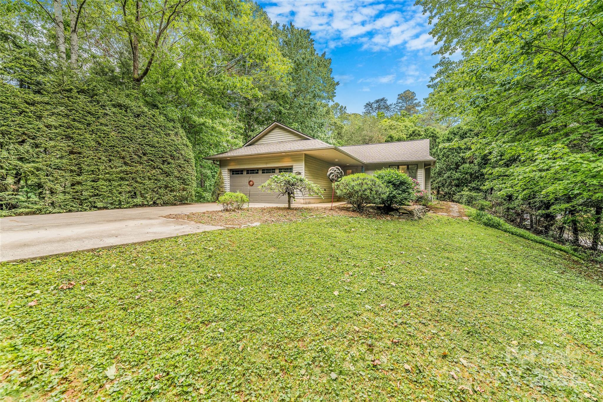 30 Robin Lane Asheville NC 28806