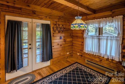 86 Hickory Lane Newland NC 28657