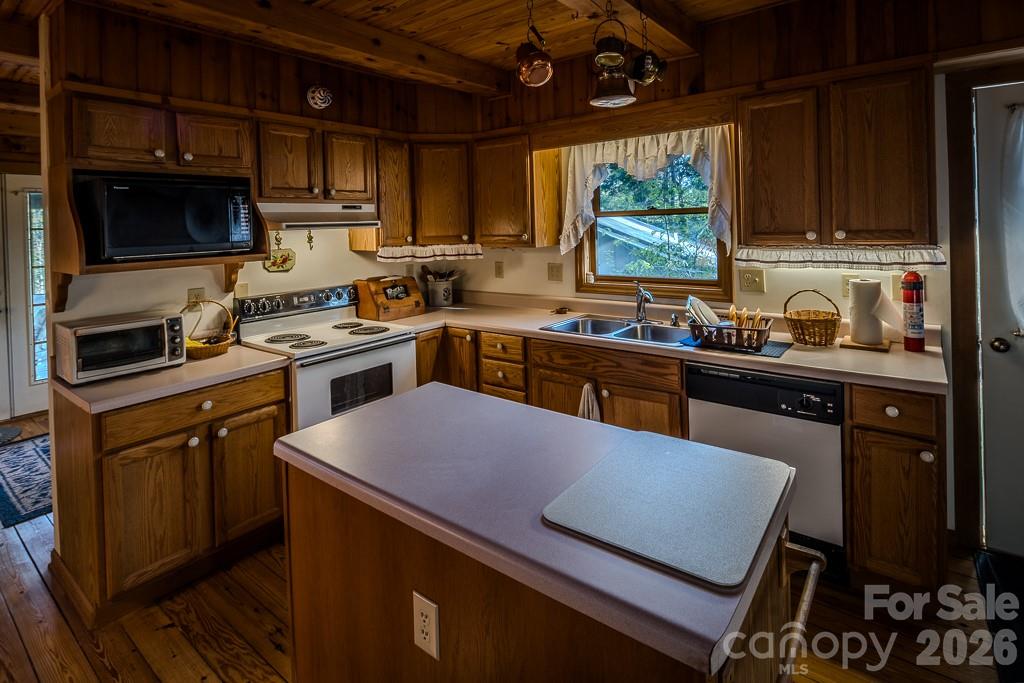 86 Hickory Lane Newland NC 28657