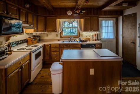 86 Hickory Lane Newland NC 28657