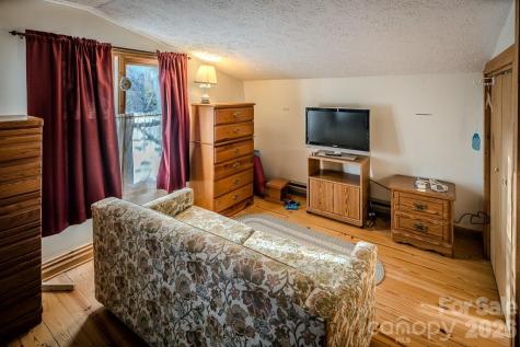 86 Hickory Lane Newland NC 28657