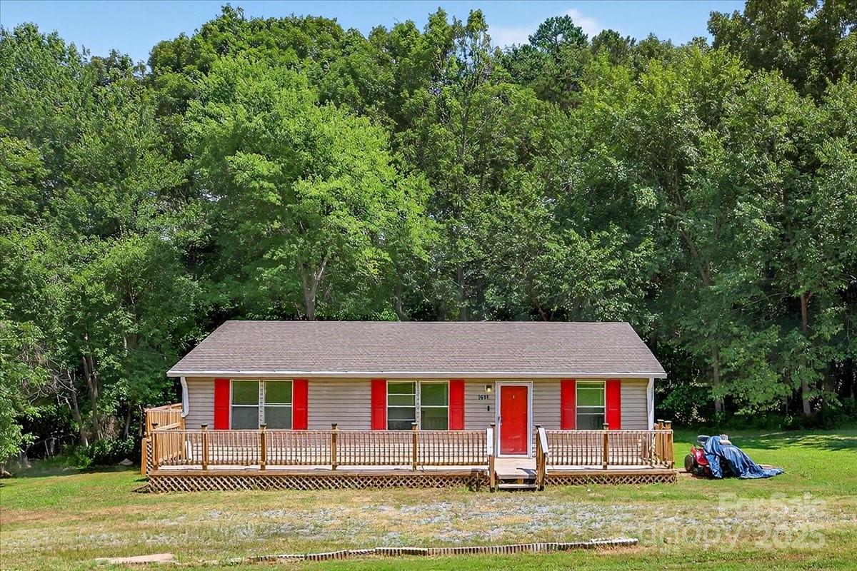 2611 Dallas Stanley Highway Stanley NC 28164