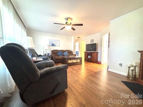 124 Hood Heights Hendersonville NC 28739