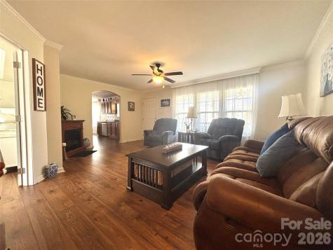 124 Hood Heights Hendersonville NC 28739