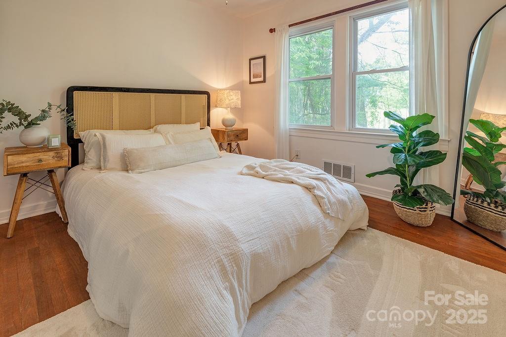 28 Robindale Avenue Asheville NC 28801