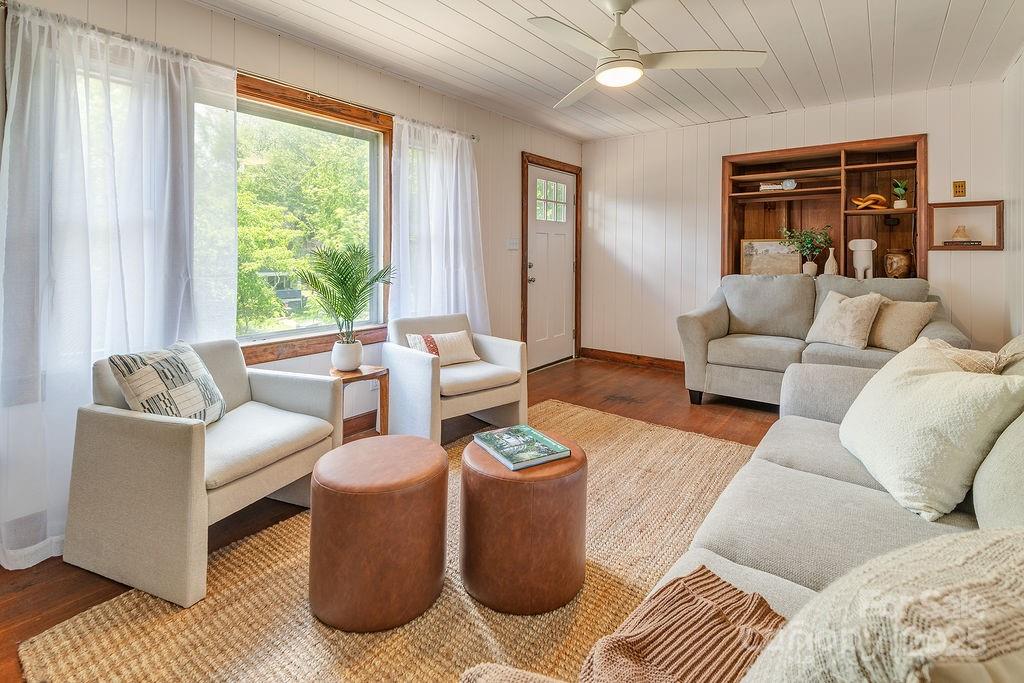 28 Robindale Avenue Asheville NC 28801