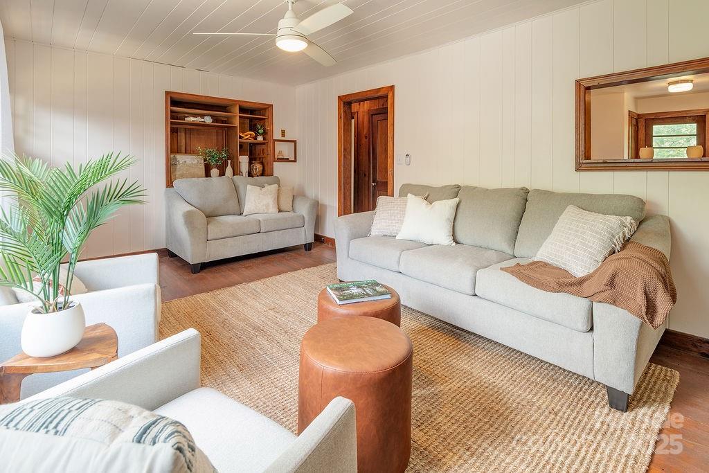 28 Robindale Avenue Asheville NC 28801