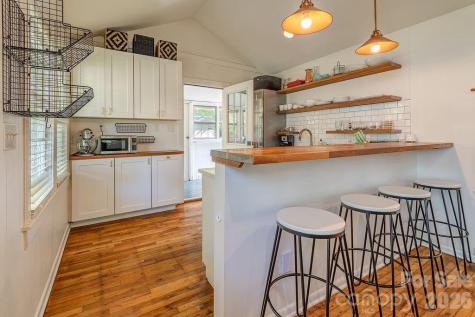7 Tarpon Avenue Asheville NC 28806