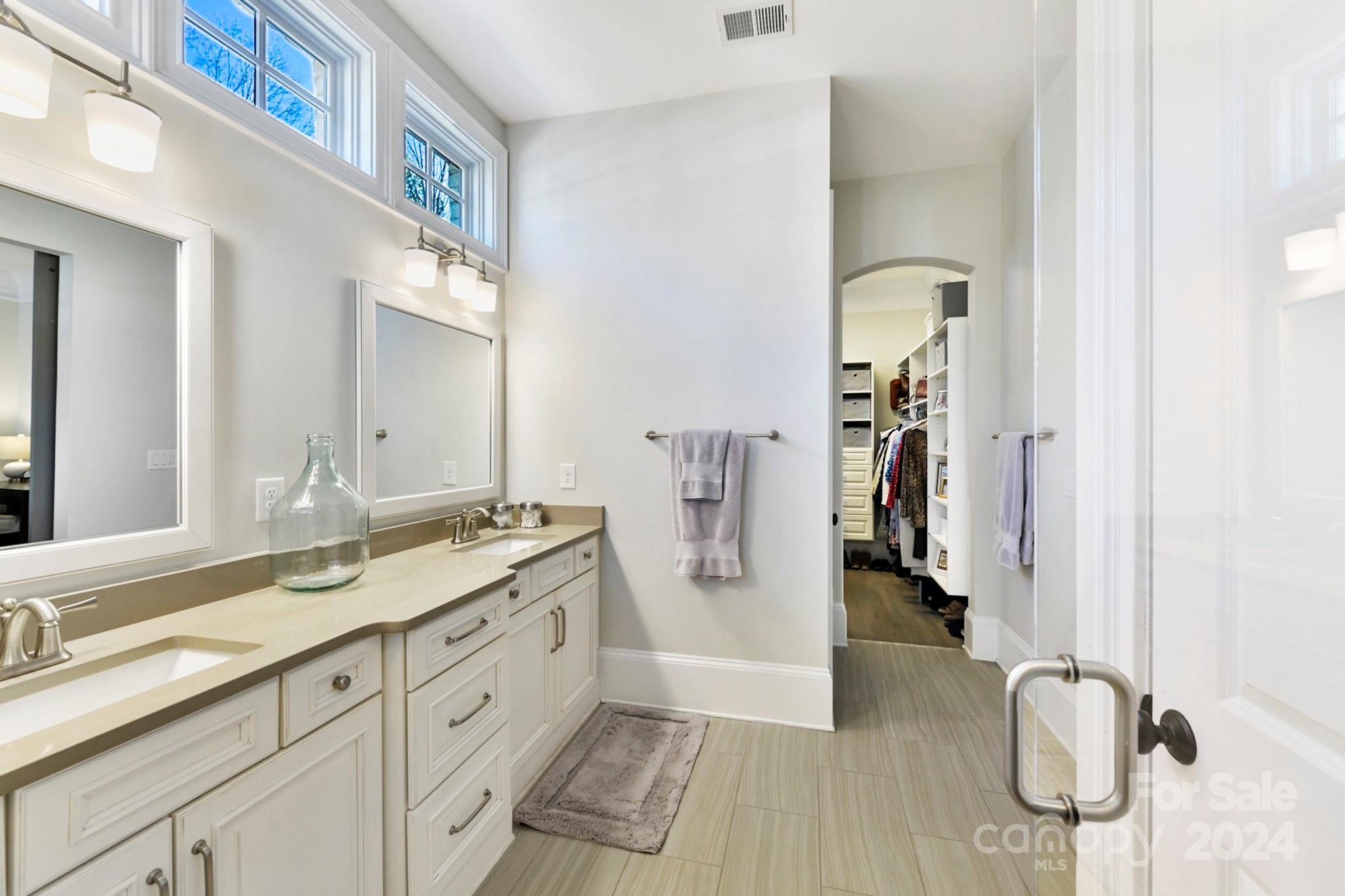 5026 Vernet Lane Charlotte NC 28210