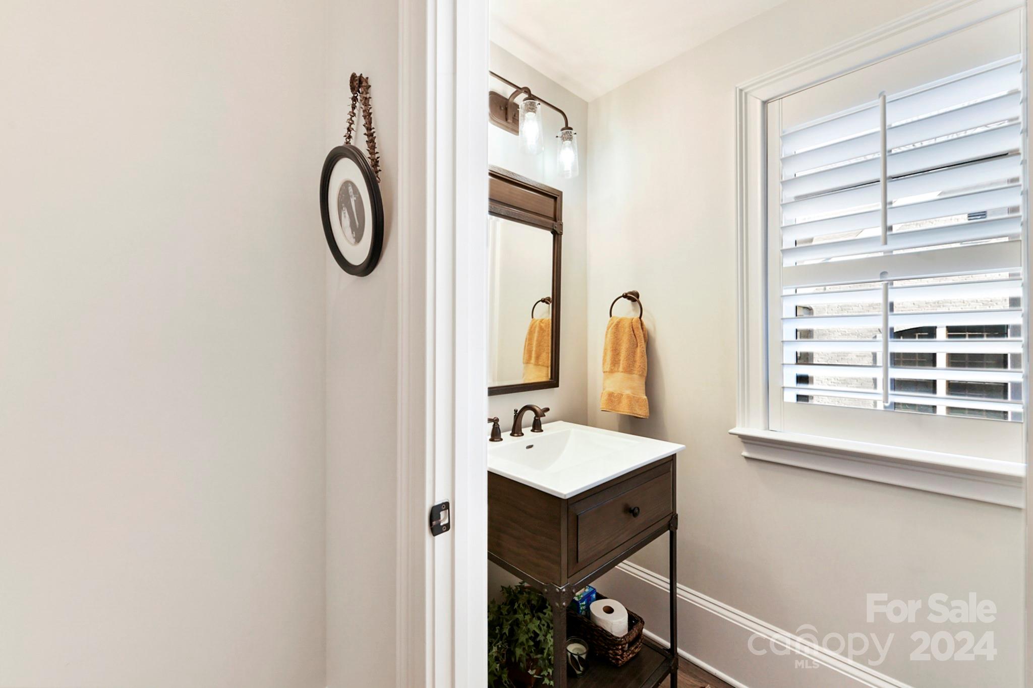 5026 Vernet Lane Charlotte NC 28210