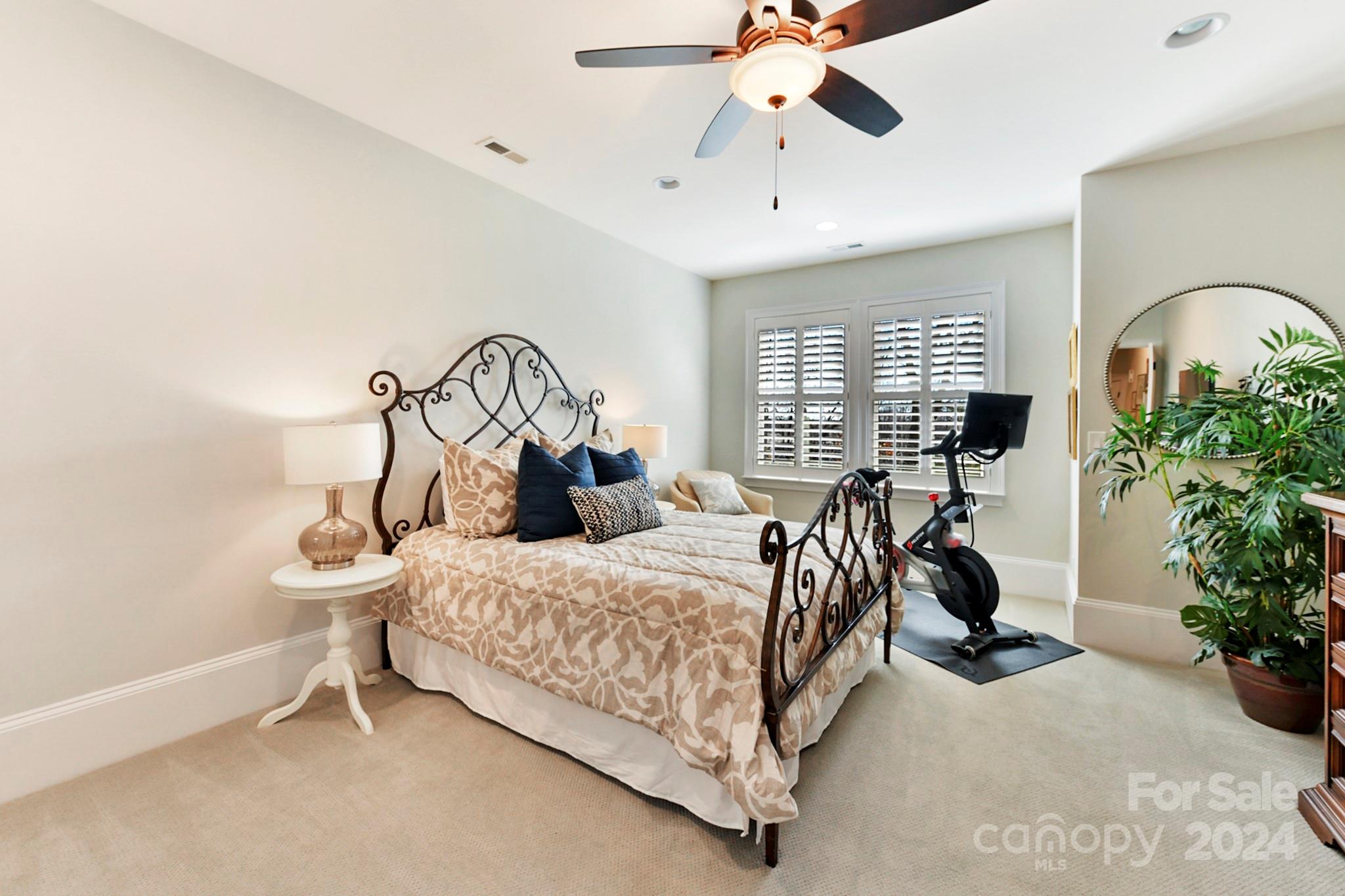 5026 Vernet Lane Charlotte NC 28210