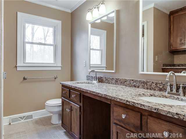 5800 Lancelot Drive Charlotte NC 28270