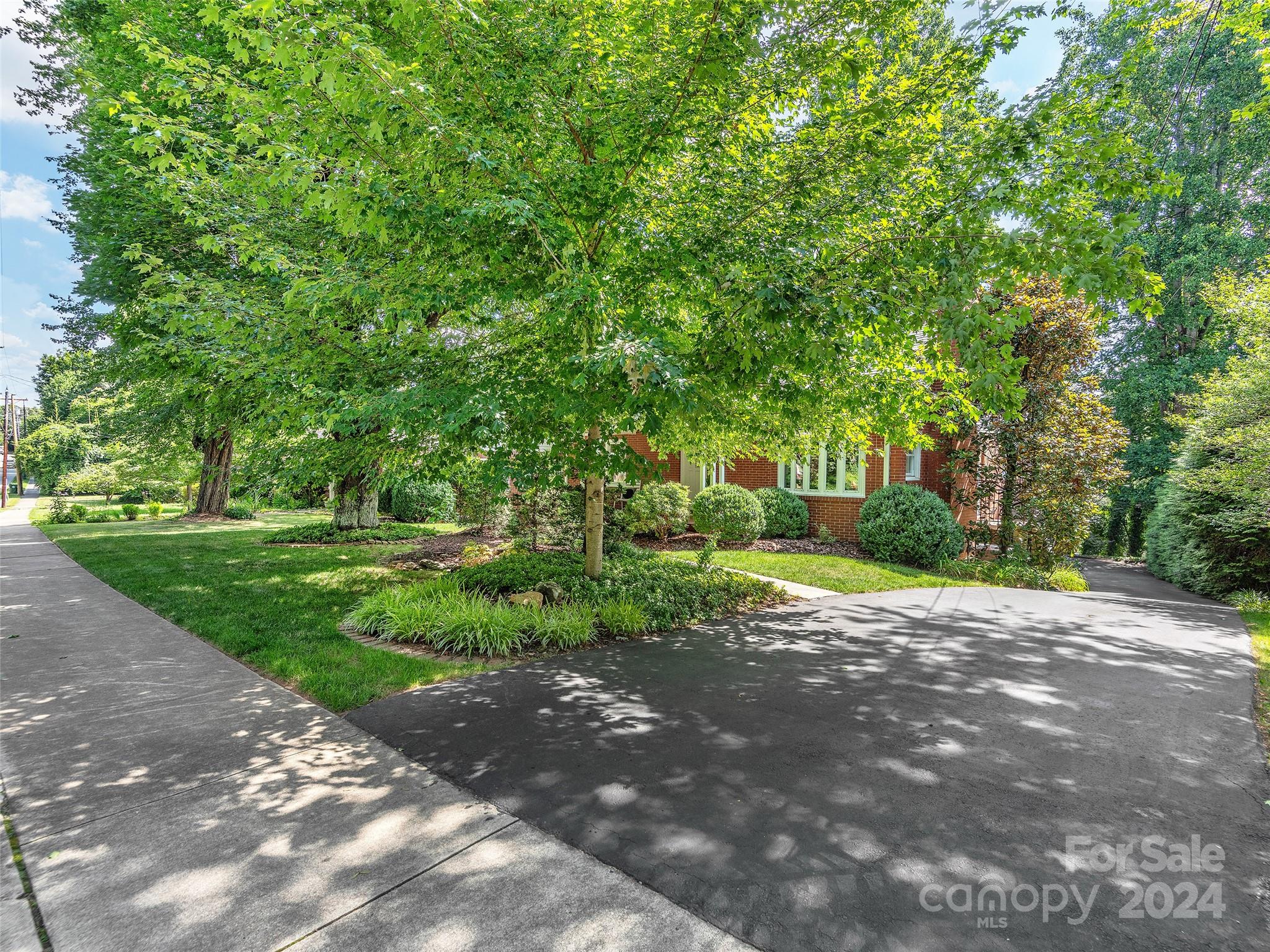 61 Bear Creek Road Asheville NC 28806