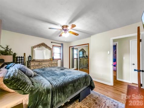 122 W Sweetbriar Lane Etowah NC 28729