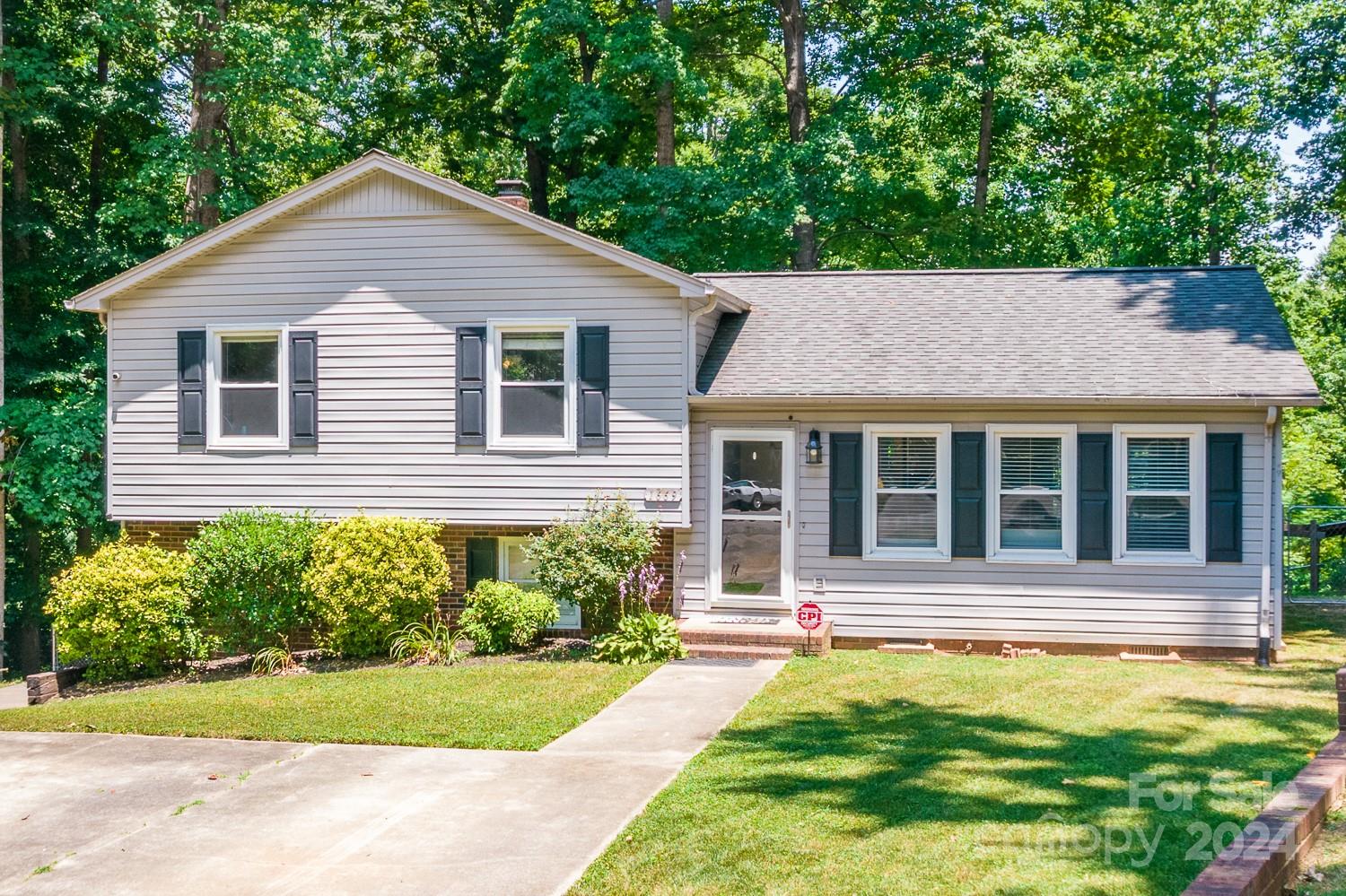 1669 Corral Drive Hickory NC 28602