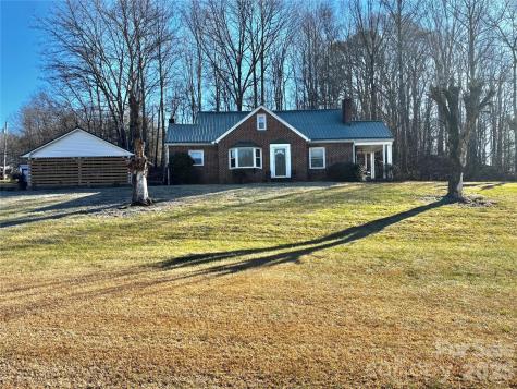 3391 Asbury Road Mount Airy NC 27030