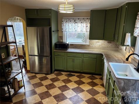 3391 Asbury Road Mount Airy NC 27030