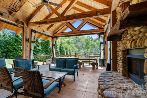 404 Amanda Drive Mars Hill NC 28754