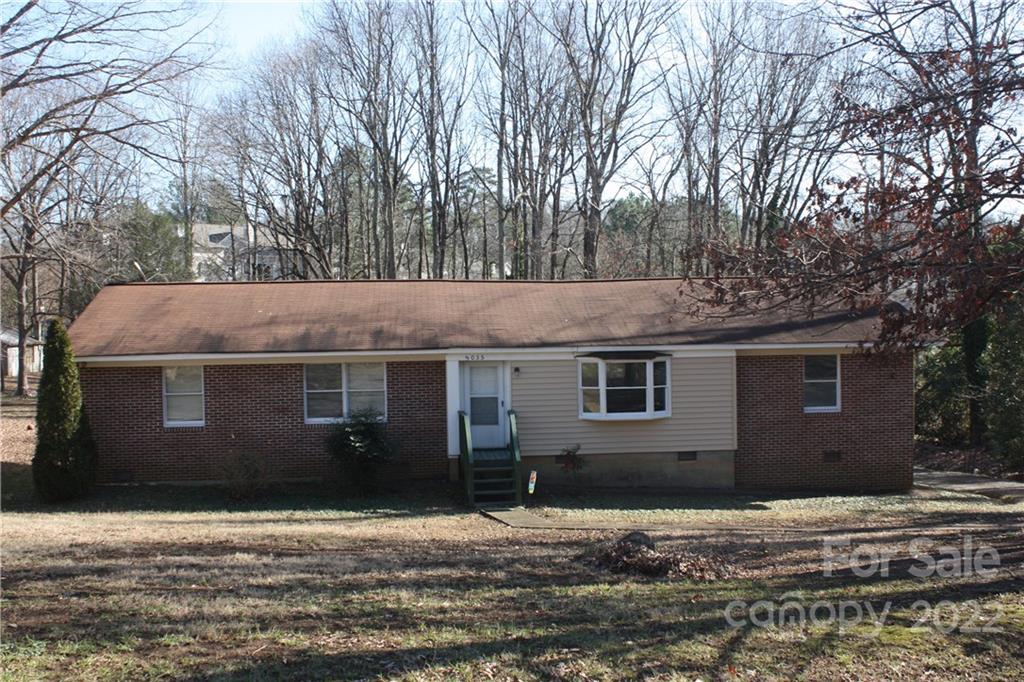 5035 Lochlain Drive Charlotte NC 28217