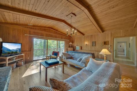 1412 Valmont Drive Hendersonville NC 28791