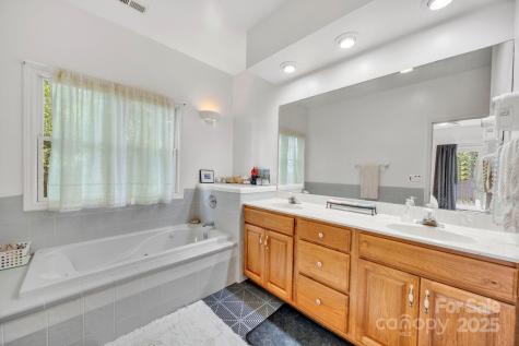 1412 Valmont Drive Hendersonville NC 28791