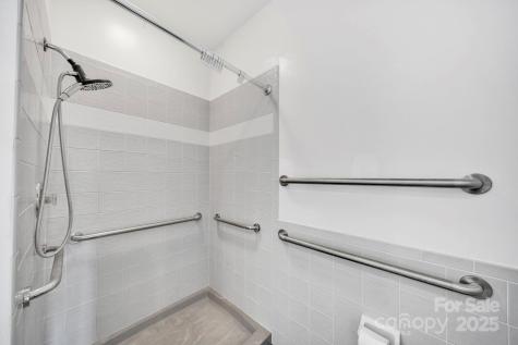 1412 Valmont Drive Hendersonville NC 28791