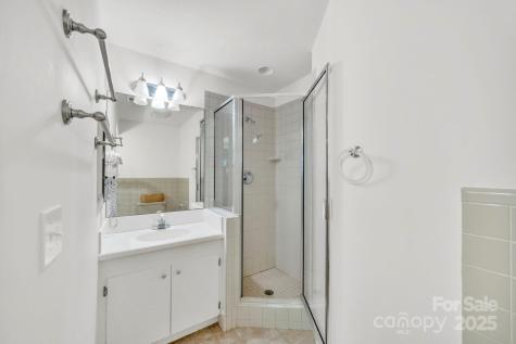 1412 Valmont Drive Hendersonville NC 28791