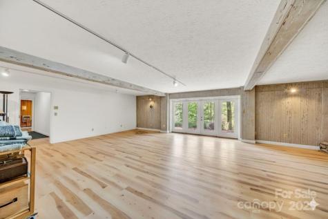 1412 Valmont Drive Hendersonville NC 28791