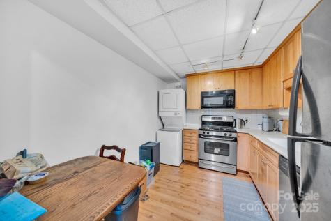 1412 Valmont Drive Hendersonville NC 28791