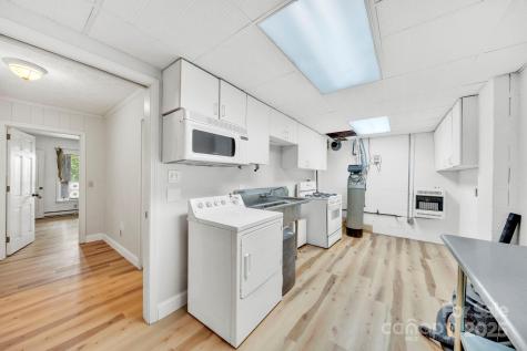 1412 Valmont Drive Hendersonville NC 28791