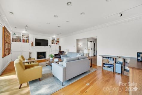 1412 Valmont Drive Hendersonville NC 28791