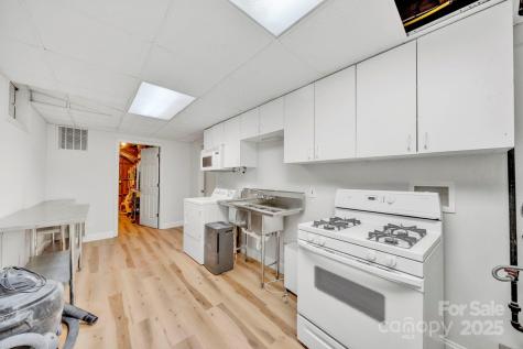 1412 Valmont Drive Hendersonville NC 28791