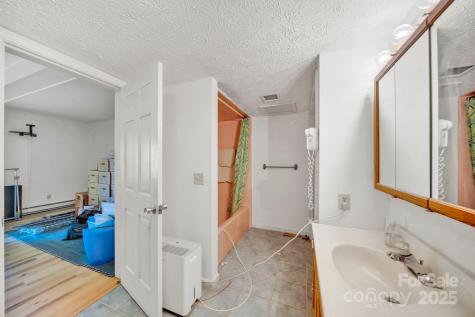 1412 Valmont Drive Hendersonville NC 28791