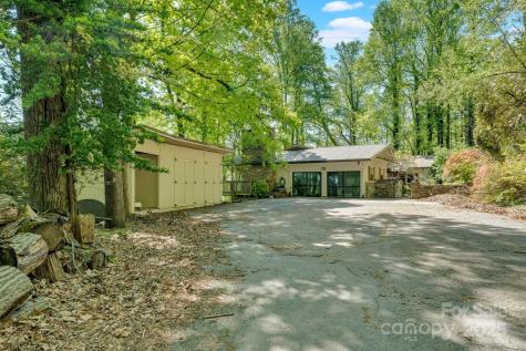 1412 Valmont Drive Hendersonville NC 28791